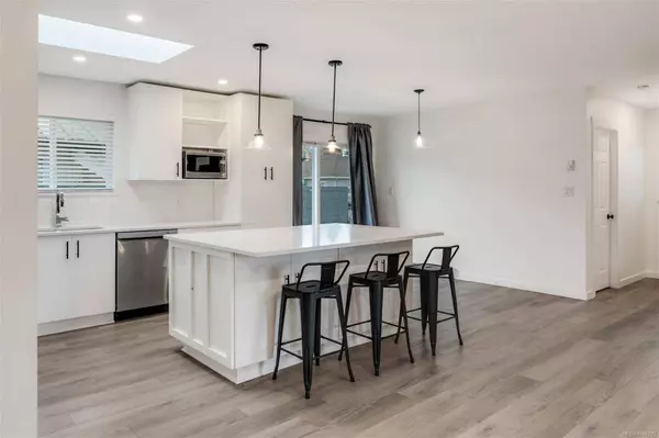 1000 Trunk Rd, Duncan, BC V9L 2S2