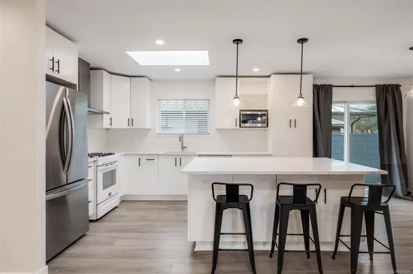 1000 Trunk Rd, Duncan, BC V9L 2S2