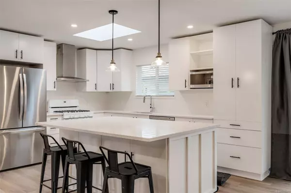 1000 Trunk Rd, Duncan, BC V9L 2S2
