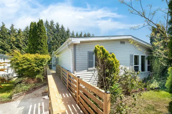 1581 Middle Rd #7, View Royal, BC V9A 7A6