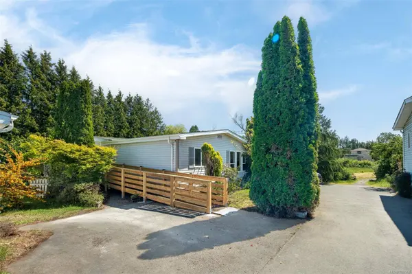 1581 Middle Rd #7, View Royal, BC V9A 7A6