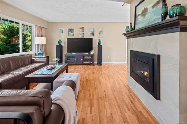 583 Langholme Dr, Colwood, BC V9C 1M1