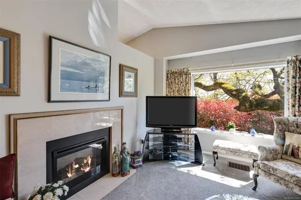 901 Kentwood LN #22, Saanich, BC V8Y 2Y6
