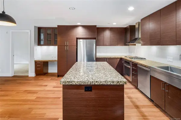 1400 Lynburne Pl #113, Langford, BC V9B 0A4