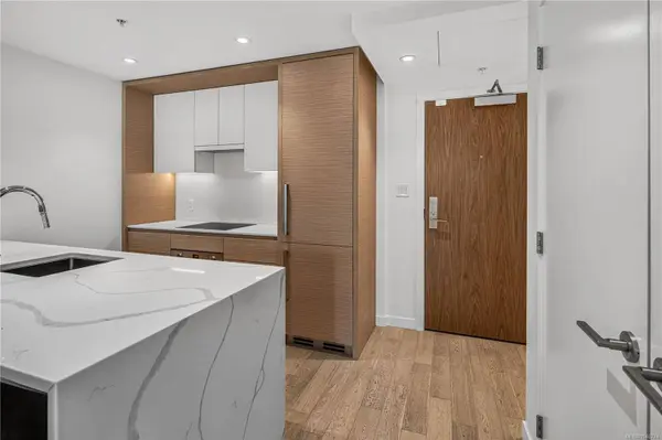 530 Michigan St ##116, Victoria, BC V8V 0G2