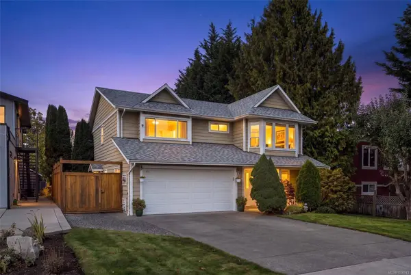 2244 Malaview Ave, Sidney, BC V8L 2E7