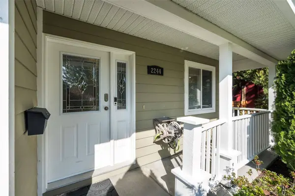 2244 Malaview Ave, Sidney, BC V8L 2E7