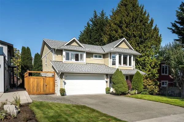 2244 Malaview Ave, Sidney, BC V8L 2E7