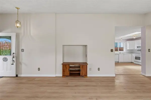 3 Eagle LN, View Royal, BC V9A 7M2