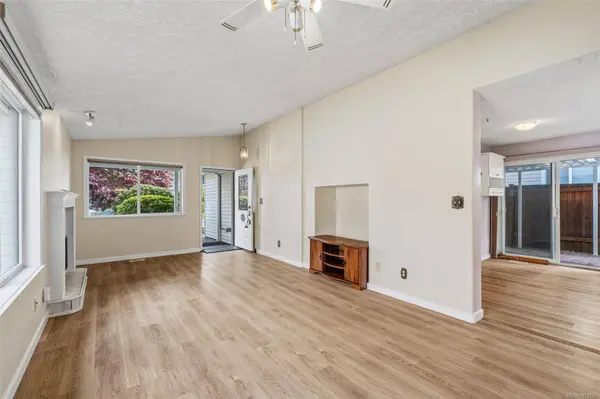 3 Eagle LN, View Royal, BC V9A 7M2