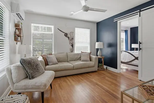 908 Haskell, Fort Worth, TX 76107