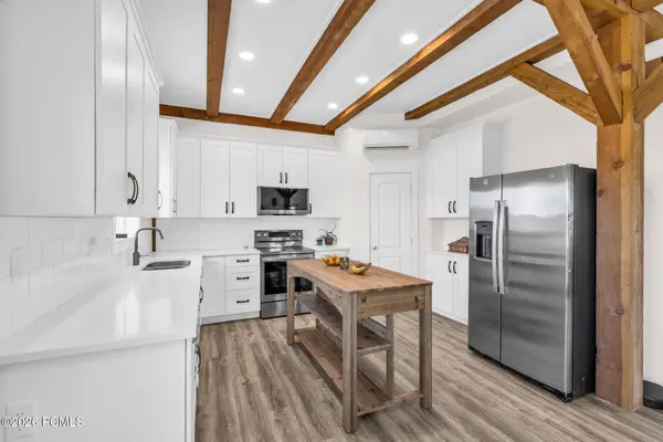 4405 S Red Oak DR Drive, Woodland, UT 84036
