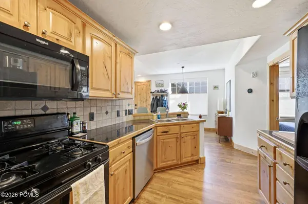 1642 W Redstone AVE Avenue #E, Park City, UT 84098