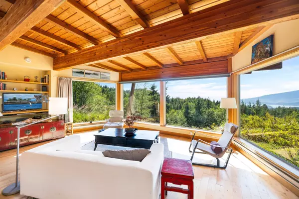 1301 Sunset RD, Bowen Island, BC V0N 1G2