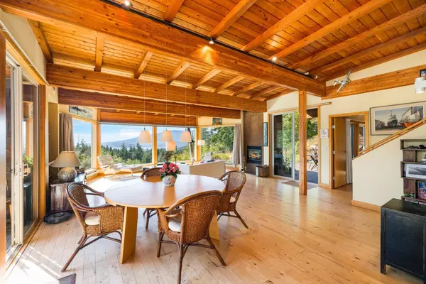 1301 Sunset RD, Bowen Island, BC V0N 1G2