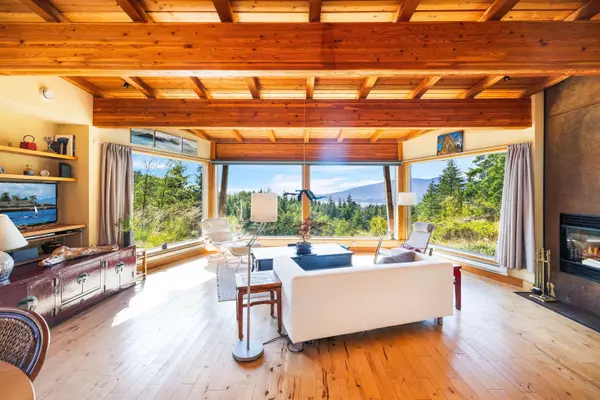 1301 Sunset RD, Bowen Island, BC V0N 1G2