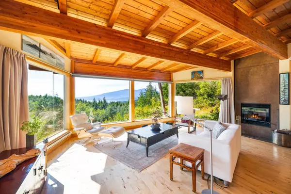 1301 Sunset RD, Bowen Island, BC V0N 1G2