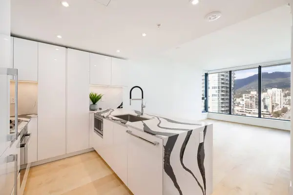 135 E 13th ST #1307, North Vancouver, BC V7L 0J8