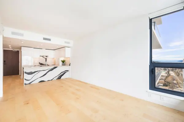 135 E 13th ST #1307, North Vancouver, BC V7L 0J8