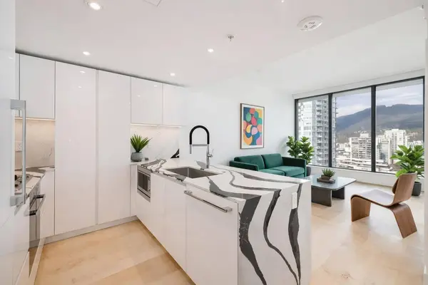 135 E 13th ST #1307, North Vancouver, BC V7L 0J8