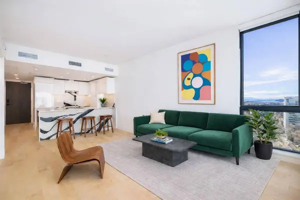 135 E 13th ST #1307, North Vancouver, BC V7L 0J8