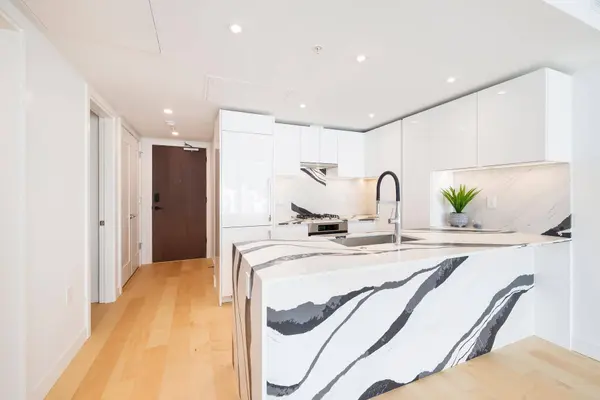 135 E 13th ST #1307, North Vancouver, BC V7L 0J8