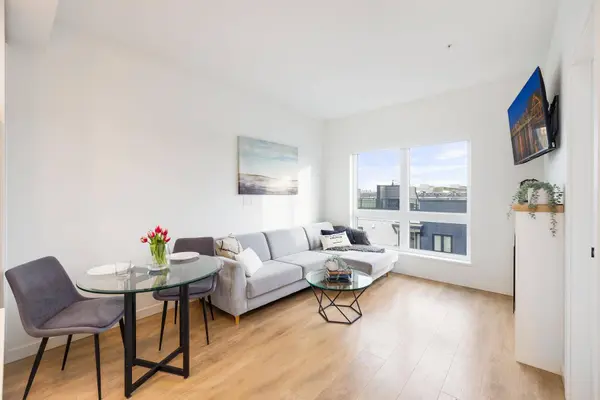 545 E 2nd ST #444, North Vancouver, BC V7L 1E1