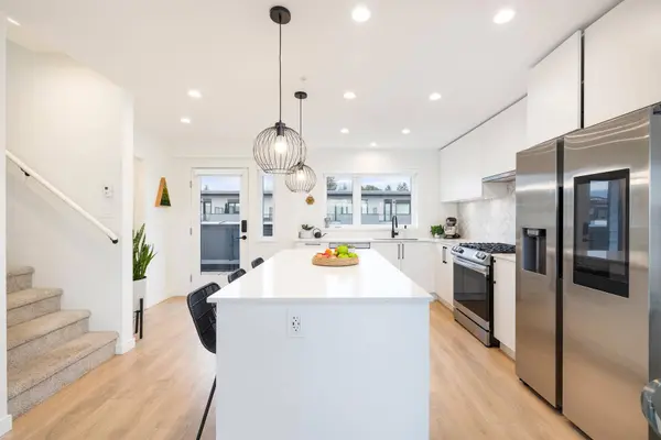 545 E 2nd ST #444, North Vancouver, BC V7L 1E1