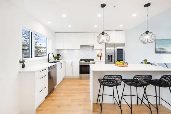 545 E 2nd ST #444, North Vancouver, BC V7L 1E1