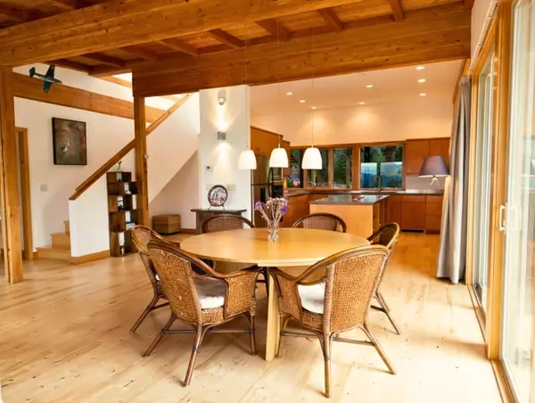 1301 Sunset RD, Bowen Island, BC V0N 1G2