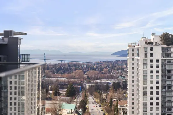 135 E 13th ST #1307, North Vancouver, BC V7L 0J8