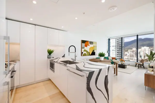 135 E 13th ST #1307, North Vancouver, BC V7L 0J8