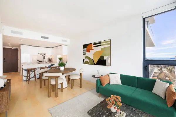 135 E 13th ST #1307, North Vancouver, BC V7L 0J8