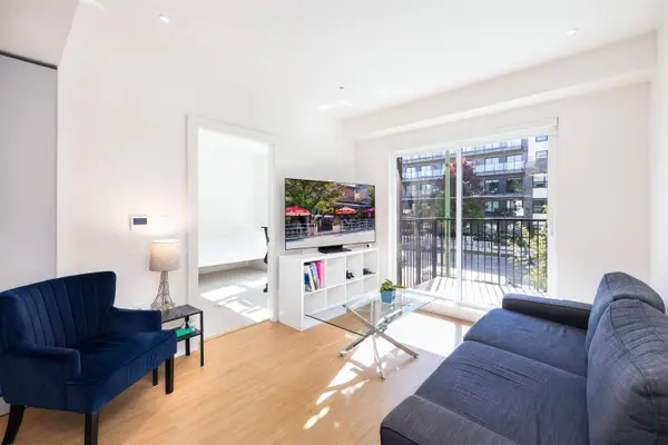 2235 E Broadway ST #204, Vancouver, BC V5N 0J5
