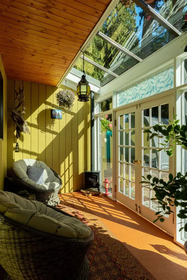 1540 Tunstall BLVD, Bowen Island, BC V0N 1G2