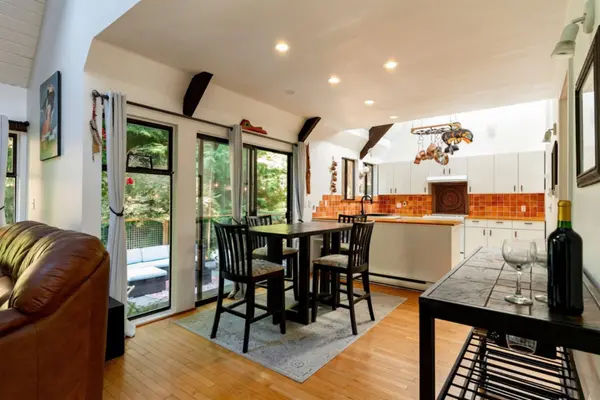 1540 Tunstall BLVD, Bowen Island, BC V0N 1G2