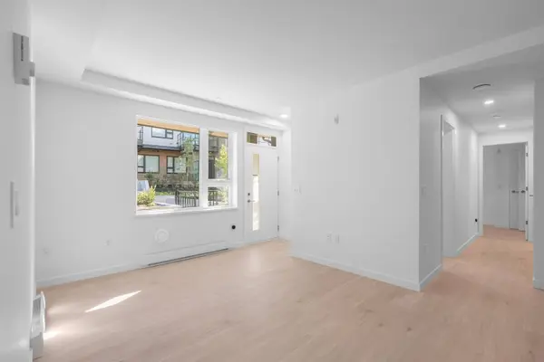 954 Lytton ST #120, North Vancouver, BC V7H 1E7