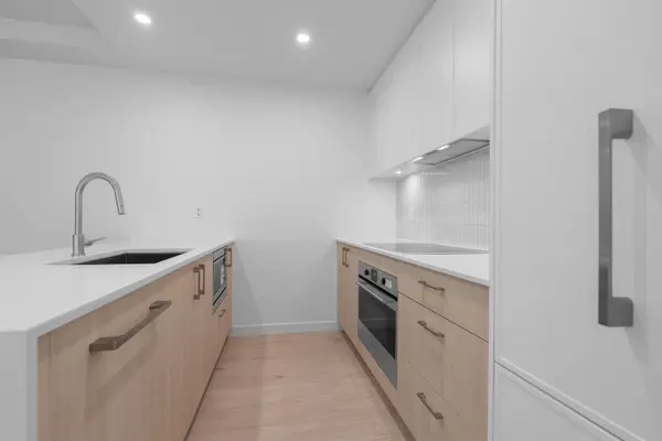 954 Lytton ST #120, North Vancouver, BC V7H 1E7