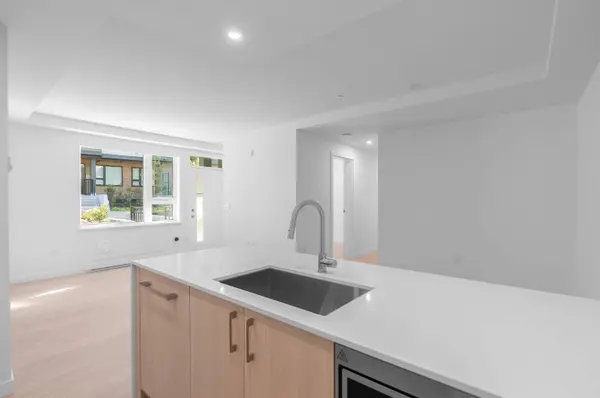 954 Lytton ST #120, North Vancouver, BC V7H 1E7