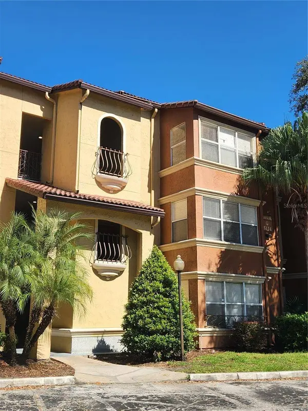 5124 CONROY RD #24, Orlando, FL 32811
