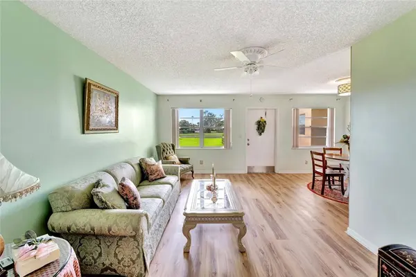 98 Spring Lake DR #103, Vero Beach, FL 32962