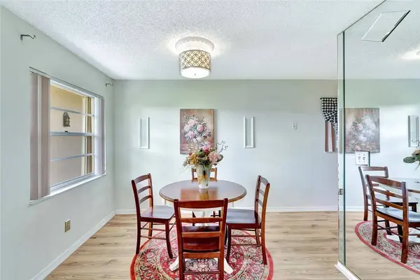 98 Spring Lake DR #103, Vero Beach, FL 32962