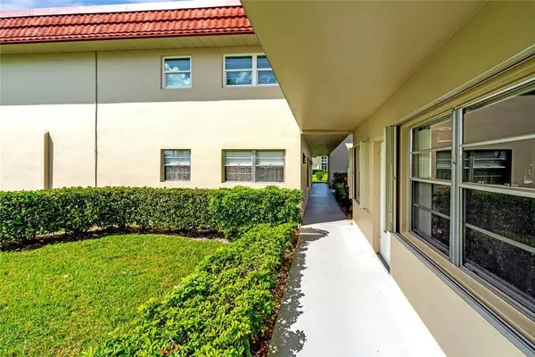 98 Spring Lake DR #103, Vero Beach, FL 32962