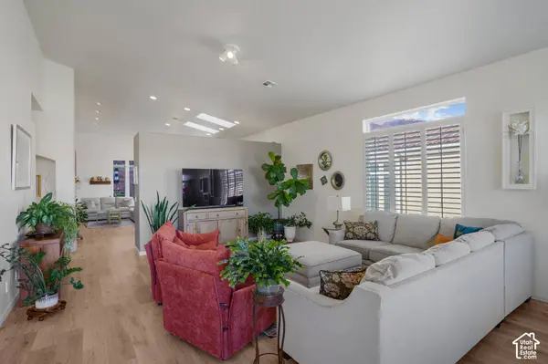 23 N SHADOW DR, Washington, UT 84780