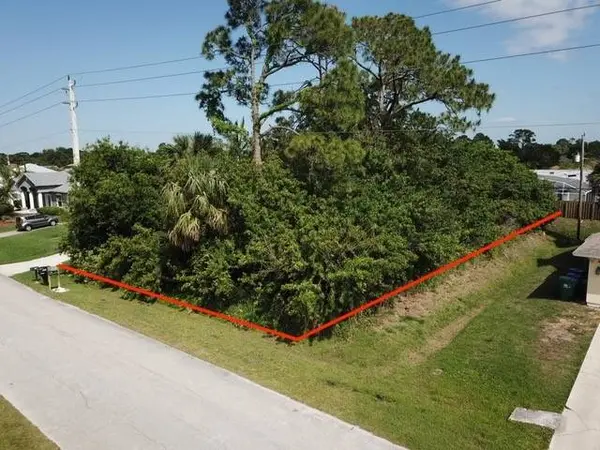 938 Riviera AVE, Sebastian, FL 32958