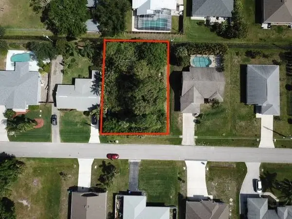 938 Riviera AVE, Sebastian, FL 32958