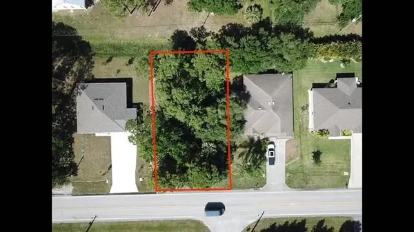 976 Roseland RD, Sebastian, FL 32958