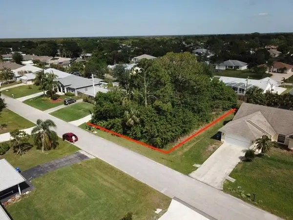 938 Riviera AVE, Sebastian, FL 32958