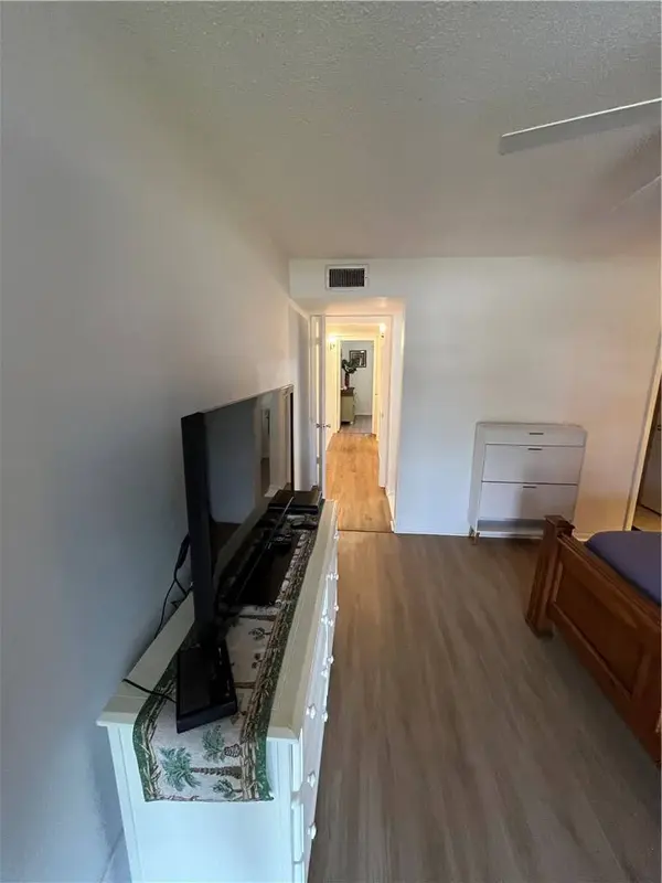 37 Pine Arbor LN #101, Vero Beach, FL 32962