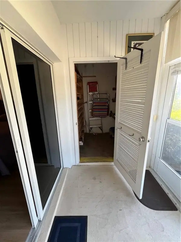 37 Pine Arbor LN #101, Vero Beach, FL 32962